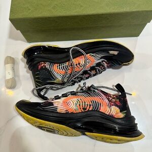 Gucci run sneakers